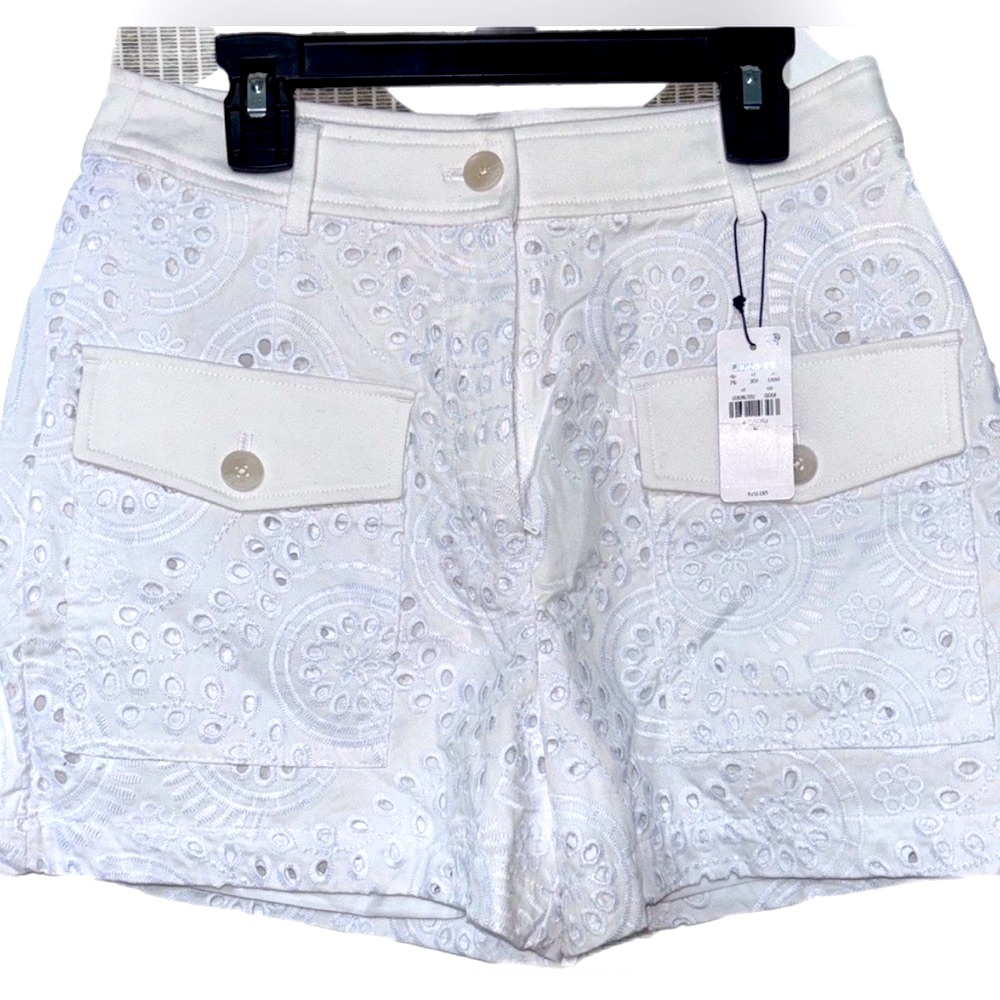 Express White Cargo Shorts with Stylish Design